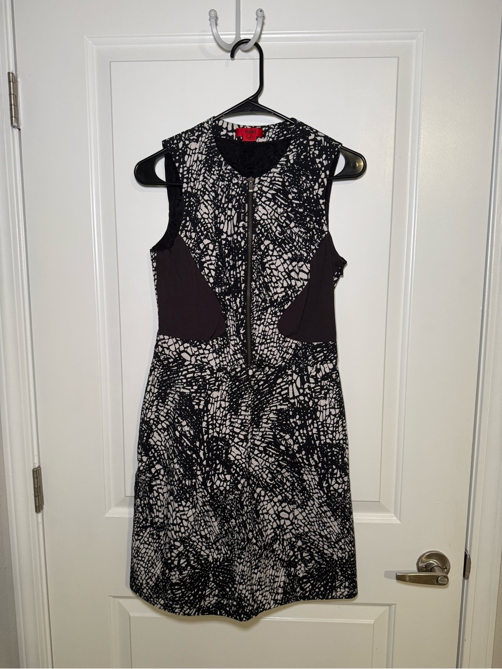 HUGO Black & White Abstract Zip-Front Sleeveless Dress